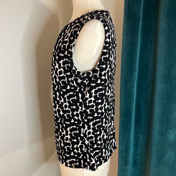 Calvin Klein Sleeveless Pleated Neckline Blouse | black and white | size L - Picture 4 of 9